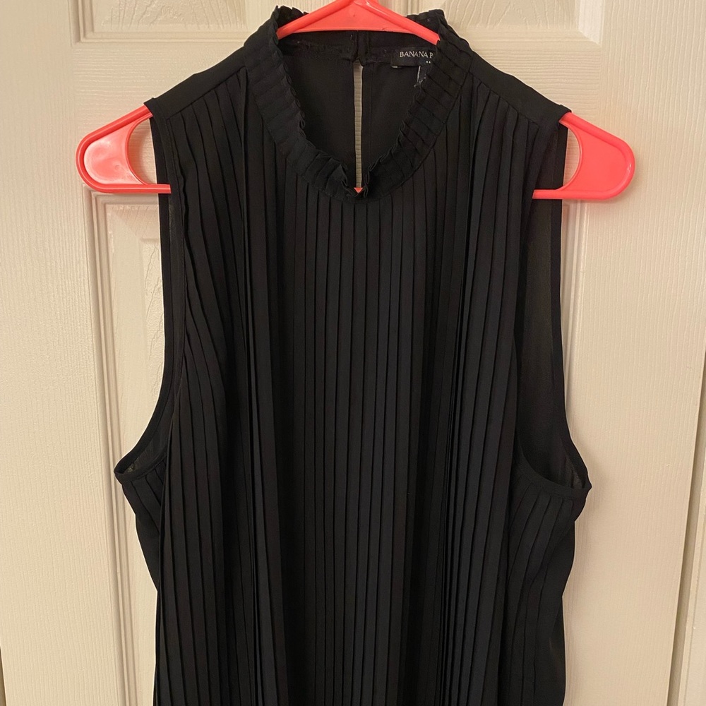 BANANA REPUBLIC Black Mock Neck Shell